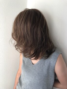 アッドランプ ヘアー 柳津店(add Lamp hair) 10枚のハイライトでつくる外国人風カラー