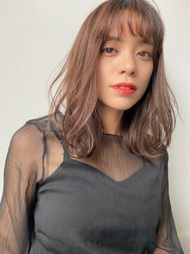 ルービック(Rubik's) 小顔ふんわりくびれ無造作カールセミディ