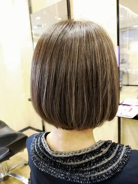 エイチ エアー ダヴ H air DAV調布北口 シルバーグレージュボブ