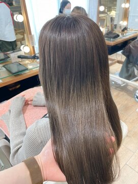 ネオリーブ チロル 横浜西口店(Neolive CiroL.) 柔らかベージュ 艶カラー ダブルカラー