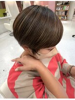 リップス デリコ(LIPS derico)&nbsp;【白髪ぼかしハイライト】　 施術前の写真は右にスワイプ