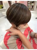 【白髪ぼかしハイライト】  施術前の写真は右にスワイプ