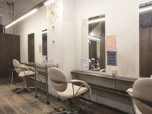 オクトヘアー(oct HAIR)の雰囲気（あたたかみのある店内で、ごゆっくりお過ごし下さい。）