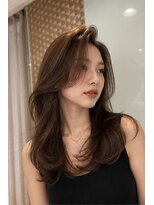 オアシスアヴェダ ザ・ペニンシュラ東京(OASIS AVEDA) セミロング大人レイヤー・モカブラウン・外国人風20代30代