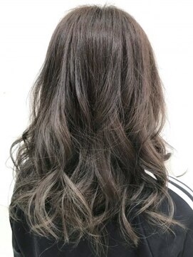 クアトログランシュ ひたちなか店(QUATRO×GranCieux) 【QUATRO】スチールグレイ