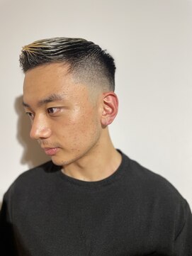 リバレッジ 広尾(Leverage) 外国人風アップバングフェードカット【広尾、恵比寿】担当:尾上