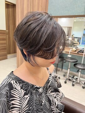 アッシュ 豊田店(Ash) 大人ショート×イヤリングカラー【ブルー】