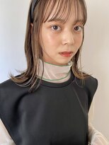 キー(kii) インナーカラー　インナーベージュ　イヤリングカラー　20代