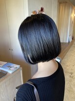 シー 岡崎(,SHE)&nbsp;前髪/ウルフ/マチルダボブ/ピンクベージュ/インナーグレージュ