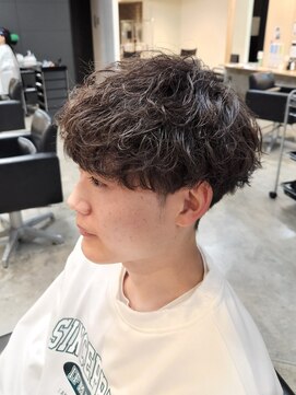 ニアウ 伊勢崎連取店(Niau) 刈り上げマッシュメンズショート波巻きツイストスパイラルパーマ