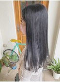 上品さ漂う【綺麗めシルバーグレー】絶妙な色落ちも楽しんで♪