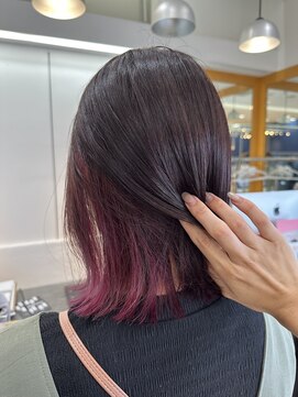 ユニ バイ マグ 長野店(Uni.by Mag) 大人可愛いインナーカラーピンク切りっぱなしボブ