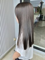 アテ(ate) 20代30代40代艶感ストレートアッシュグレージュ透明感