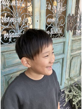 クララデアンシュシュ(Kurara de UN CHOU CHOU) アシンメトリーカット