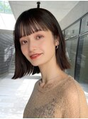 大人ボブ 切りっぱなし 暗めカラー 黒髪 ワイドバング外ハネ