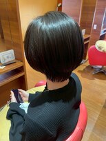 ジンルッカ(JIN Lucca)&nbsp;ロングからばっさりショートへ！大人可愛いイメチェンスタイル