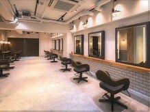 レッドネオ エビス(Redneo ebisu)の雰囲気（店内は広々としてリラックスできる空間）