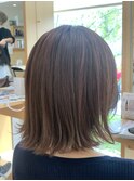 ベージュカラー×伸ばしかけボブ