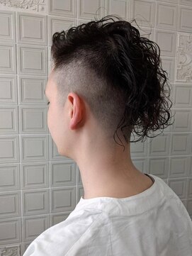 ヘンリエッタ 自由ヶ丘(Henrietta) 刈り上げツーブロックパーマ