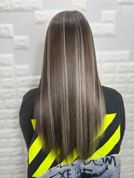 シェルティ フィエル(Shelltie Fiel) 次世代シールエクステでハイライト★【錦糸町】