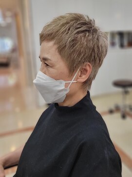 e.m.a プレミアムビューティーサロン 栄駅店(e.m.a PREMIUM BEAUTY SALON) 大人ベリーショート