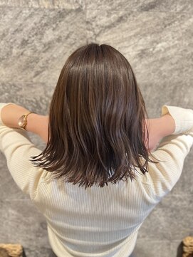 アトワ(A'tois) 切りっぱなしボブ