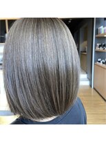 カミケンガレリア(kamiken. galleria)&nbsp;透明感かわいい＊美髪オリーブグレージュ【カミケンガレリア】