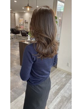 リズム(lysm) ロングレイヤー × ベージュカラー