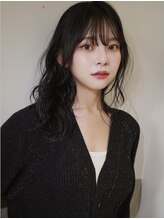 ピア(Pia)&nbsp;ダークトーン ゆるパーマ小顔レイヤー