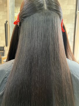 ハコ(H.A.Co) 縮毛矯正で扱い易いつるぴかヘアです。