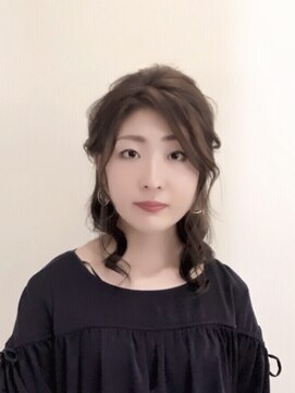 ギフト(Gift) 知的で上品なハーフアップ