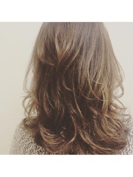 サハラヘアー(Sahara hair)の写真/要望に合わせたパーマスタイルで朝のスタイリングも時短に♪傷みが気になる方も丁寧な施術でうる艶に☆