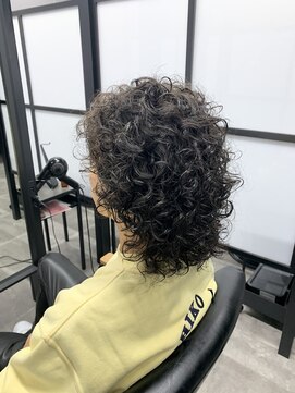 バダス(Badass) スパイラルパーマ、メンズミディアムパーマ