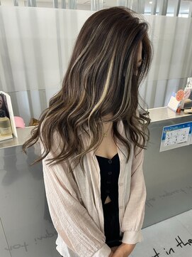 キング 梅田(K!ng) 梅田ハイライトカラー梅田バレイヤージュカラー梅田エクステ