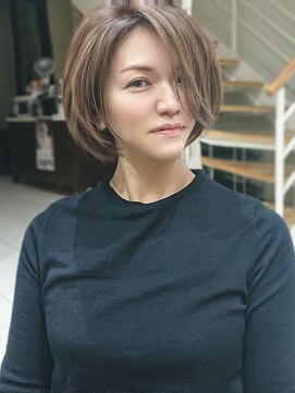 ハイストリートヘア(High street Hair) 40代のハイライトレイヤーボブ