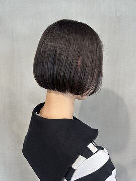 ラトリエ(L'Atelier) 切りっぱなし／地毛風カラー／ミニボブ