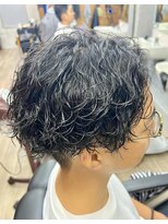 パール(PEARL)&nbsp;センターパート×波巻きパーマ