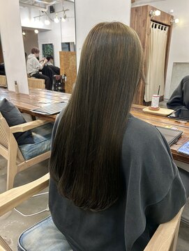 ファルベ(Farbe) 後髪も綺麗に見えるワンカールレイヤーカットベージュ