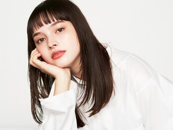 リファインド(REFINED)の写真/大人女性のお悩みに寄り添えるAujuaの取り扱い◎輝く艶感と柔らかな質感の指通り滑らかなうるツヤヘアに♪