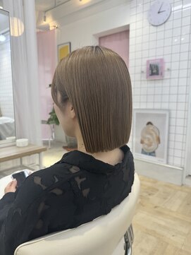 シロコウベ(shiro.kobe) 【山本晴日】straight bob 元町/三宮/神戸