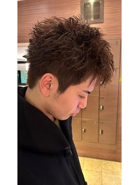 ブローチ(broche) スパイキーショート