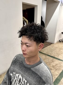 ザデイ カットアンドカルチャーショップ(THE DAY CUT&CULTURE SHOP) スパイキーパーマ