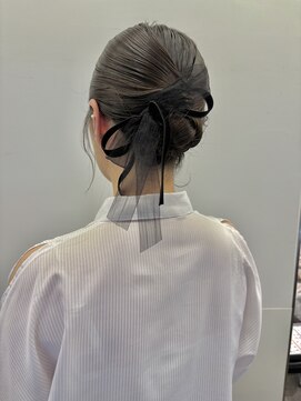 ケンジ 横浜(KENJE) タイトヘア/シニヨン/結婚式/お呼ばれヘア/ベロアリボン