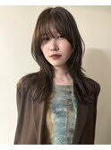 レイヤーカットハッシュカットブリーチなしオリーブベージュ