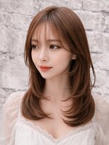 フラッグ バイ ヘッドライト 名古屋金山店(FLAG by HEADLIGHT)&nbsp;韓国風レイヤー/外ハネくびれ/ミディアムレイヤー/ぱっつん前髪