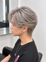 コアブラン 原宿 明治神宮前(CORE blanc)&nbsp;ホワイトシルバー×韓国風センターパート