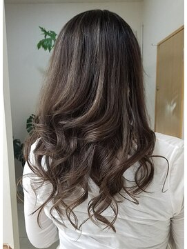 髪こうぼう バレイヤージュ