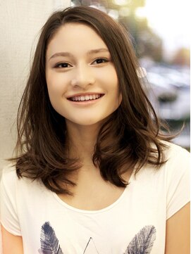 アーシュナチュラリー(h naturally.) セミロング＊ナチュラルレイヤー＊外国人風