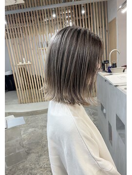 エタ(eta) 【eta】グレージュ×バレイヤージュ/金井