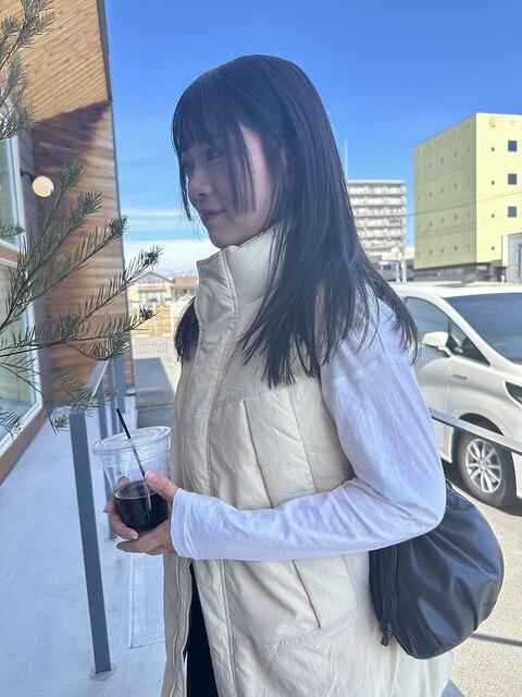 《Yachida》ナチュラルモードヘア×透け感カラー